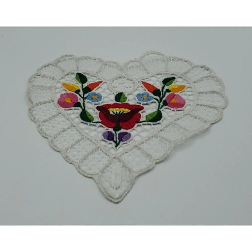 Hungarian Beautiful Hand Embroidered Heart Shape Doily Lace Kalocsai Floral